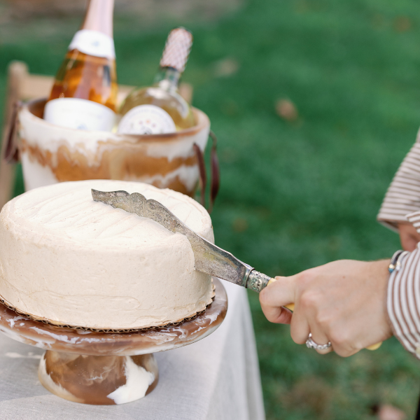 Hugo Brown Swirled Resin Cake Stand